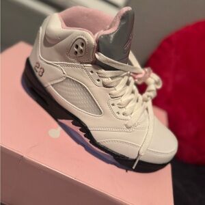 White and Pink High-Top retro 5 Sneakers